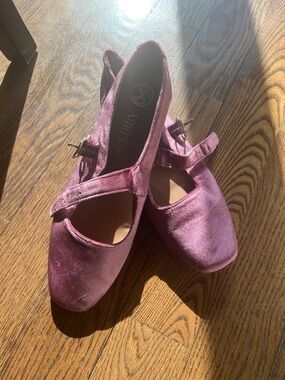 Sam and Libby 9.5  Plum Velvet Mary Jane Flats with Buckle Strap